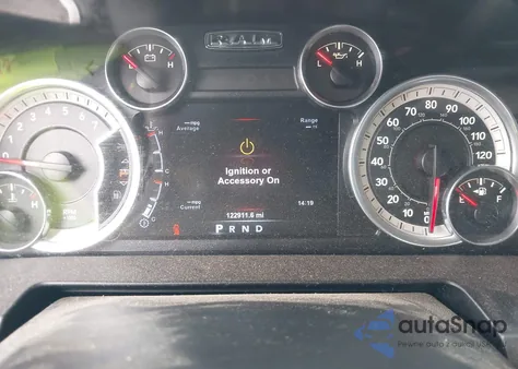 2015 Ram 1500 Laramie из США, поврежденный, VIN 1C6RR6NT6FS761980